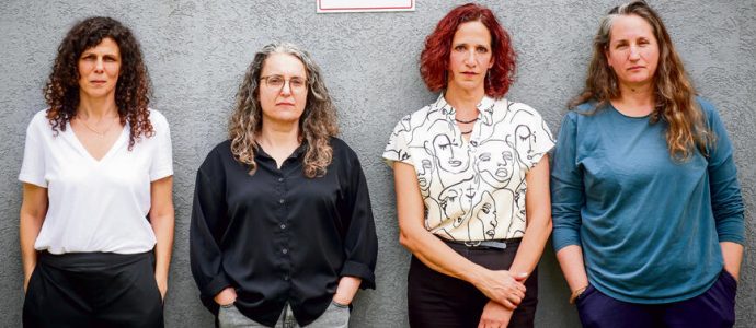 De droite à gauche : Dre Dafna Armon, l’assistante sociale Tanya Oren-Chipman, Dre Sharon Levy et Dre Inbal Brenner. « Il est aussi humainement difficile de croire qu’un tel mal existe. »