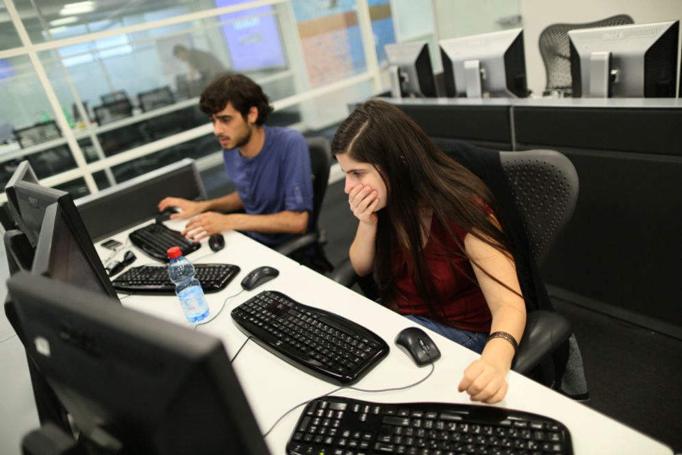Le « jeudi noir » de la high-tech israélienne : quand le shekel fort et l'IA font trembler la Silicon Wadi