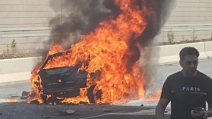 Acte criminel sur l'autoroute en Israël : Une voiture explose sur l'autoroute Ayalon, 1 mort -vidéo-