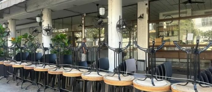 Des milliers de Palestiniens clandestins travaillent dans les restaurants : les patrons pris en otage