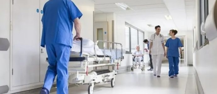 « Il vient d'Israël ? Laissez-le mourir » Des médecins britanniques brisent le serment d'Hippocrate