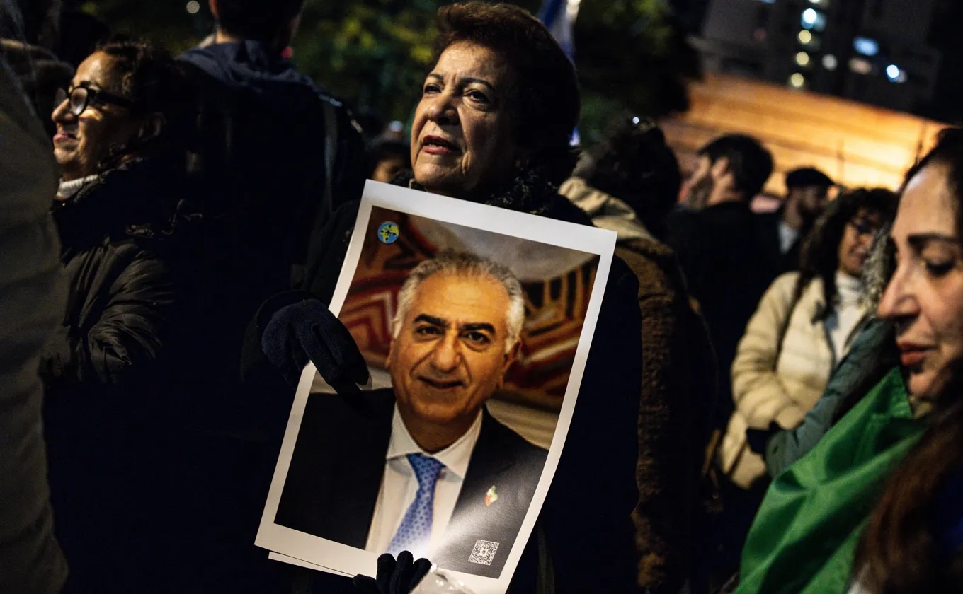 Reza Pahlavi face aux bots : Alexandre Moussier met les mots sur le doute