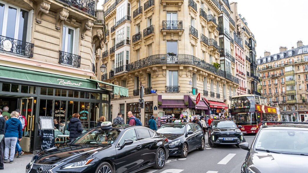 Arnaque au terminal de paiement : une touriste israélienne débitée de 9 000 shekels pour dix minutes de taxi à Paris