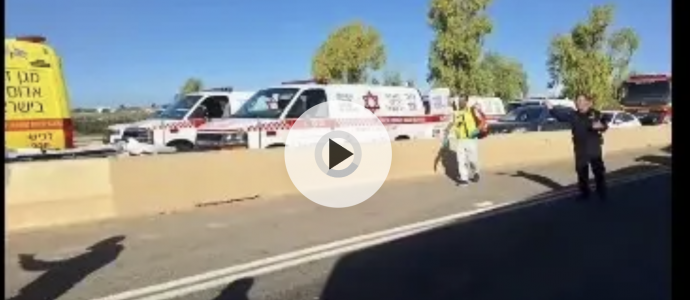 Israël : un bus de jeunes filles percute un tracteur près de Netivot, le chauffeur tué