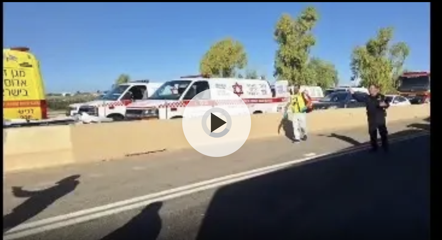 Israël : un bus de jeunes filles percute un tracteur près de Netivot, le chauffeur tué