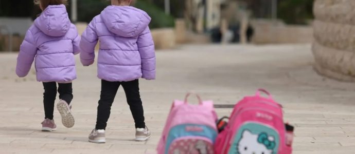 Maltraitance en crèche à Ra'anana en Israël: un bébé de 11 mois hospitalisé, trois auxiliaires arrêtées