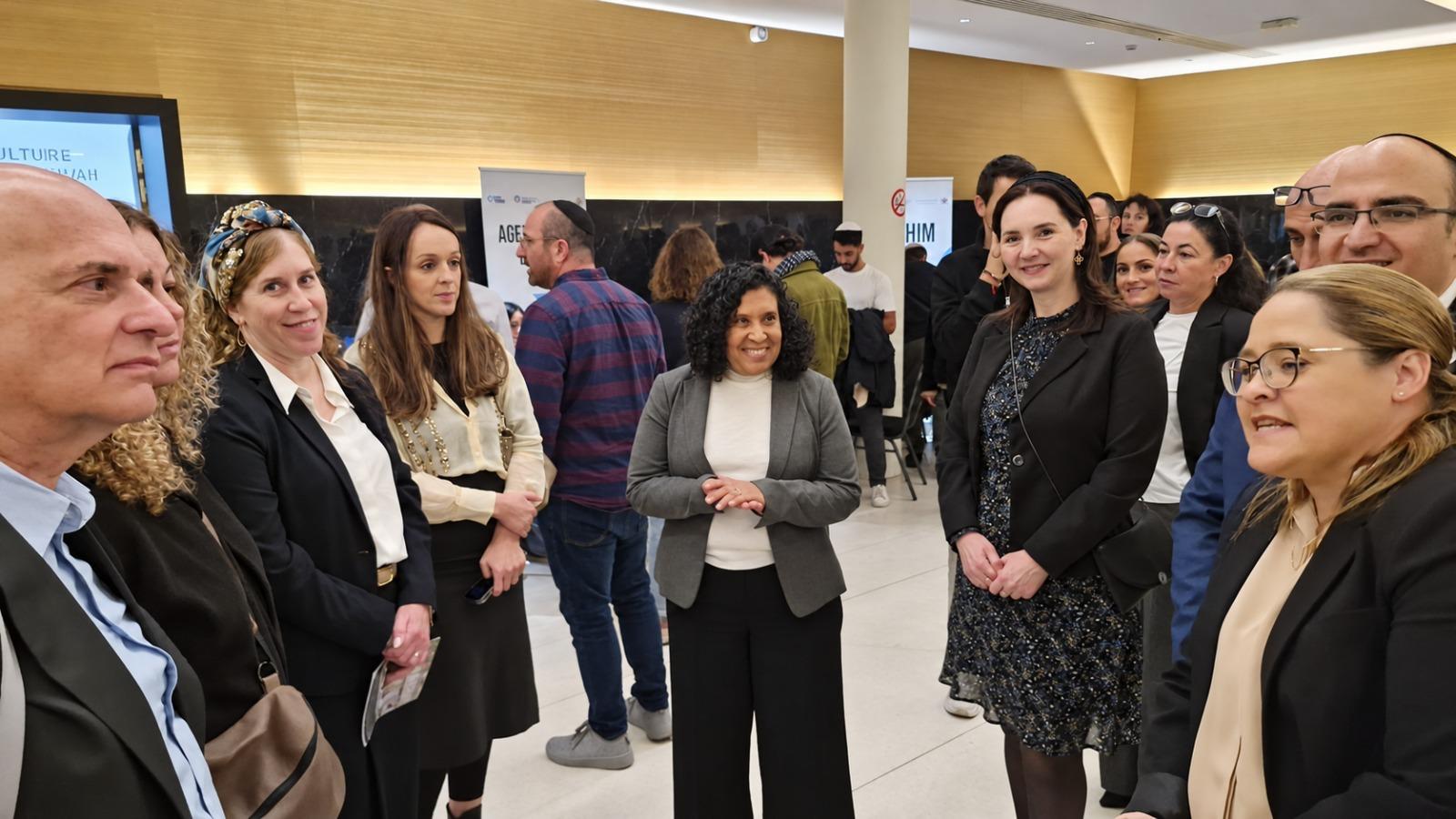 Aliyah 2027 : au Salon de Paris, des entreprises israéliennes recrutent 200 candidats français