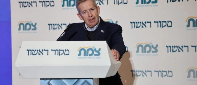 Prière avant les opérations militaires : Yossi Fuchs révèle comment il a fait entrer la foi au gouvernement