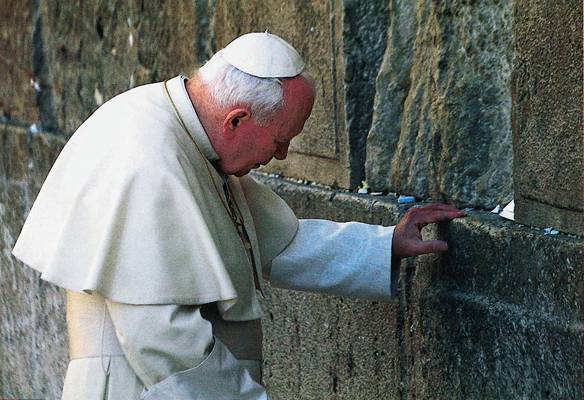 En direct de Pologne : Jean Paul II la marche vers la beatification.