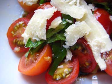 Salade+de+tomates+cerises+parmesan+et+basilic+2.jpg