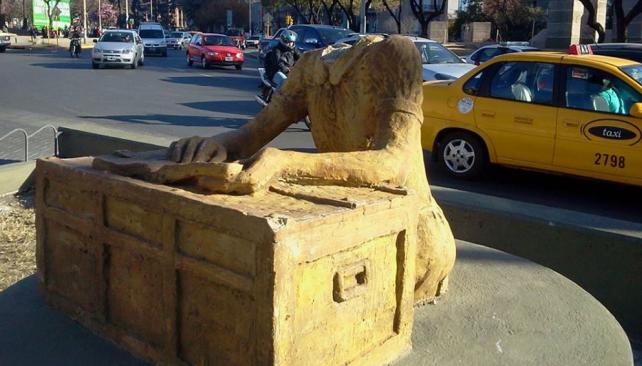 Argentine : la statue d'Anne Frank décapitée