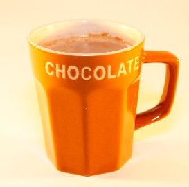  Le chocolat chaud serait meilleur servi dans une tasse orange...