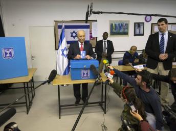 Point de vue de la presse israèlienne par Valérie Karsenti. Analyse de Léon Rozenbaum. Israël est il un pays normal ?