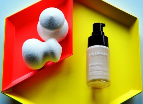 On aime : l'éponge à fond de teint The Lightbulb de Shu Uemura