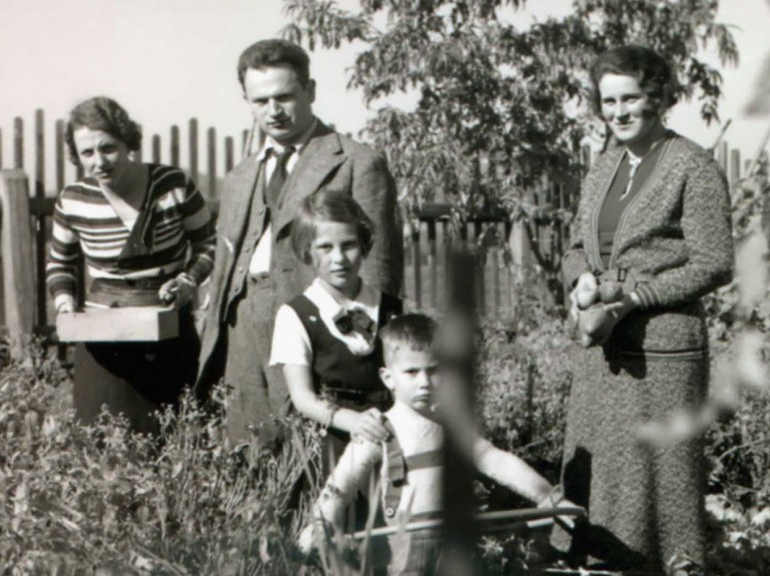 famij.jpg