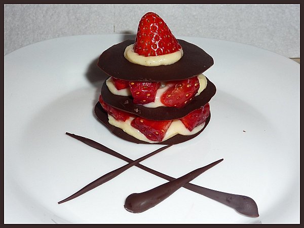 Dessert : Mille-feuille fraise-chocolat