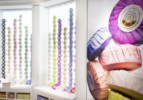 Roger etGallet ouvre sa première boutique à Paris