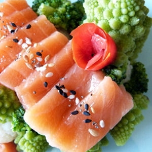 Plat casher, Recette cashere : Sashimi saumon au sel gomasio & son trio de choux